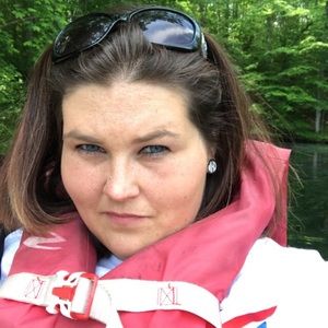 Meet your Posher, Denise